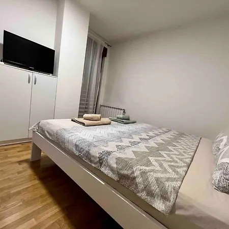 Maxim Apartment, 1km Fr * Skopje