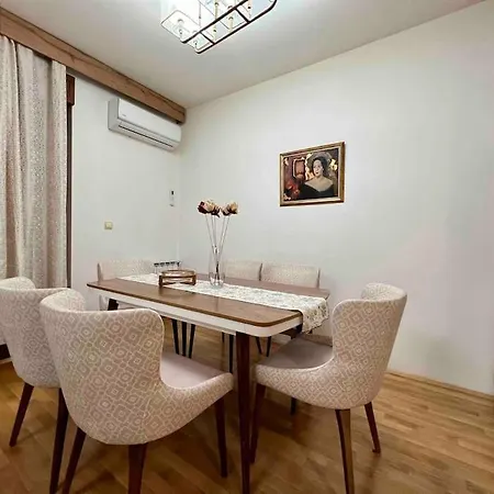 Maxim Apartment, 1km Fr Apartment Skopje