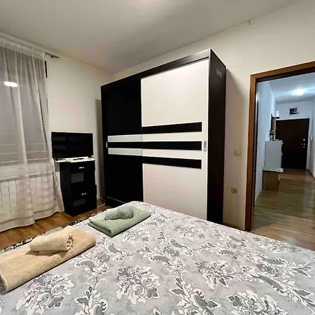 Maxim Apartment, 1km Fr